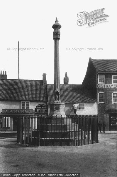 Photo of Newark On Trent, Beaumond Cross  1904