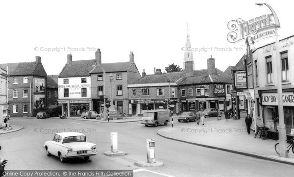 Photo of Newark On Trent, Beaumond Cross c.1965
