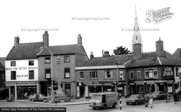 Photo of Newark On Trent, Beaumond Cross c.1965