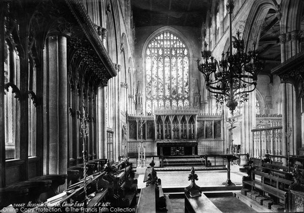 Photo of Newark On Trent, Church, Choir East 1890