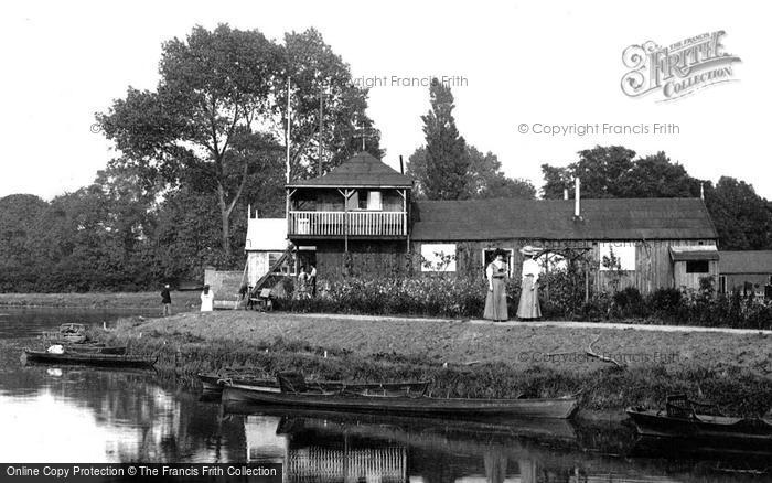 Photo of Newark On Trent, Ladies By The Boathouse 1909