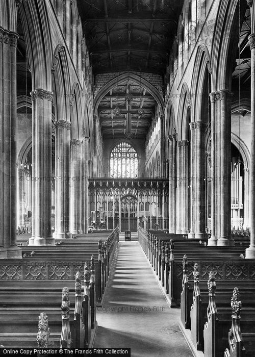Photo of Newark On Trent, Parish Church, Nave East 1923