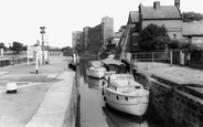 Town Lock c.1965, Newark-on-Trent