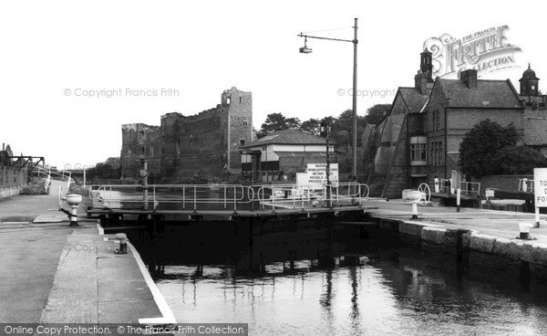 Photo of Newark On Trent, Town Lock c.1965
