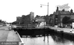 Town Lock c.1965, Newark-on-Trent