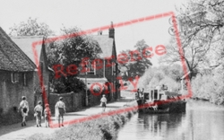 The Canal c.1955, Newbury