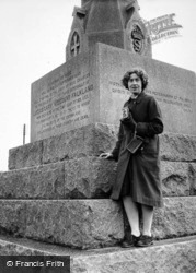 The Falkland Memorial 1950, Newbury
