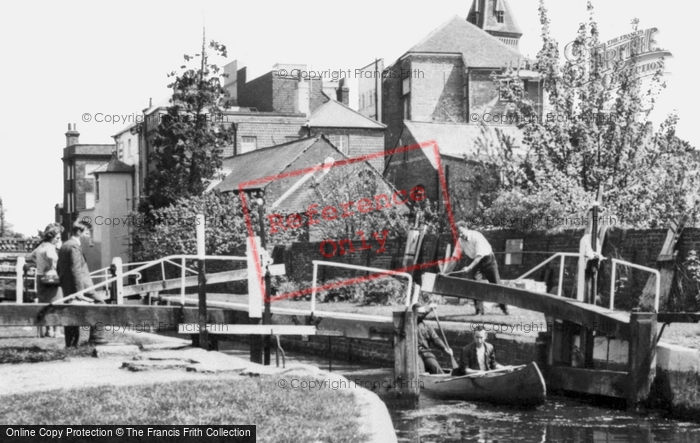 Photo of Newbury, The Lock c.1965