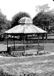 Victoria Park Bandstand c.1955, Newbury