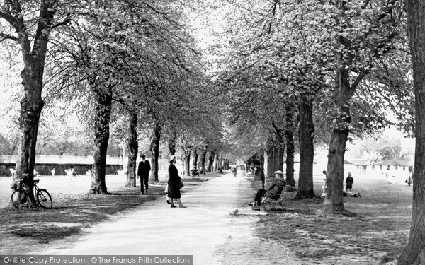 Photo of Newbury, Victoria Park c.1955