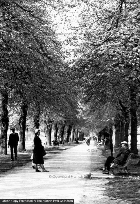 Photo of Newbury, Victoria Park c.1955