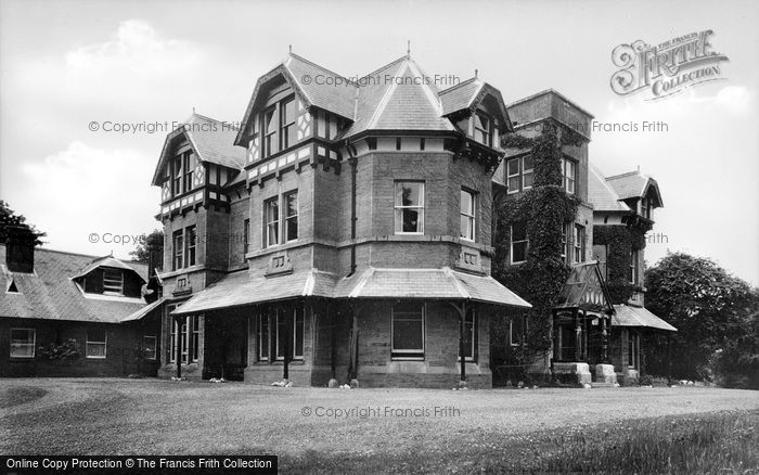 Photo of Newcastle Emlyn, Cilgwyn Lodge c.1955