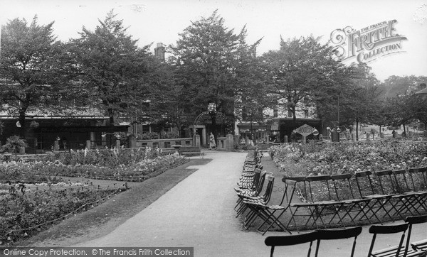 Photo of Newcastle Under Lyme, Queens Gardens c.1950