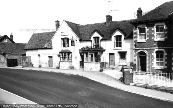 Photo of Newent, The Kings Arms c.1955