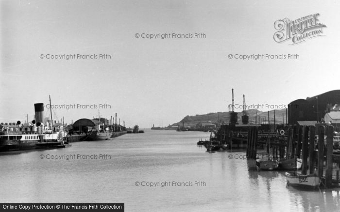Photo of Newhaven, Harbour And Docks Station c.1950
