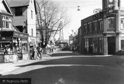 High Street c.1950, Newhaven