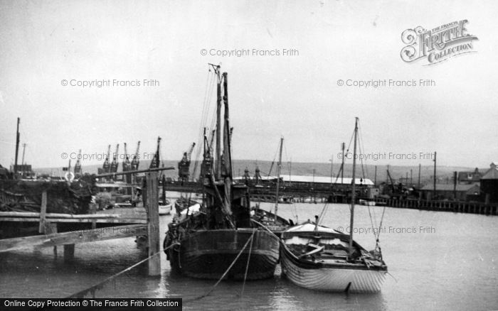 Photo of Newhaven, The Docks c.1950