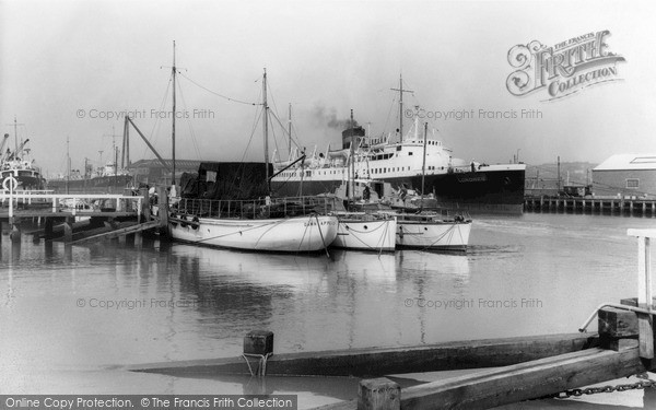 Photo of Newhaven, The Harbour c.1965