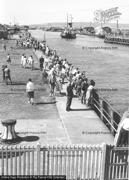 Photo of Newhaven, The Harbour c.1965