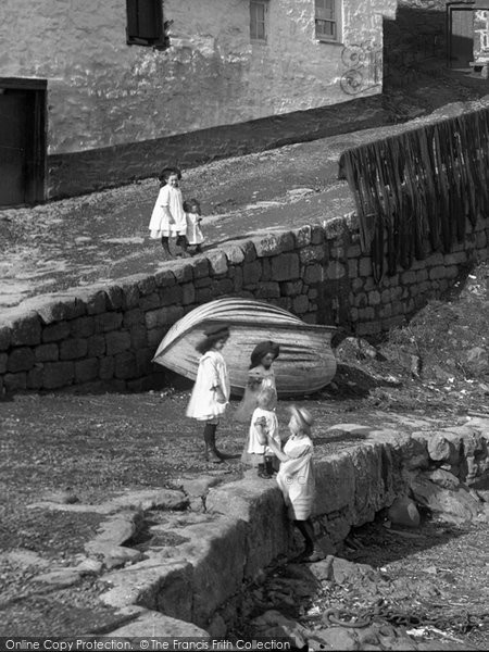 Photo of Newlyn, Children On The Harbour Wall 1908