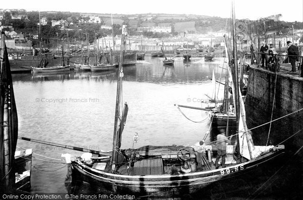 Photo of Newlyn, Landing Fish 1906