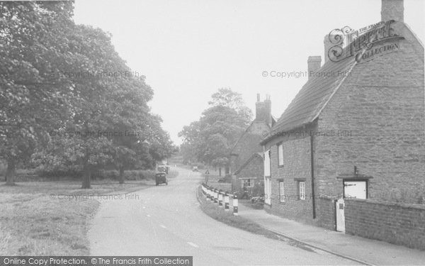 Photo of Newnham, The Village c.1955