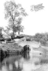 Canal,  The Fourteen Locks 1896, Newport