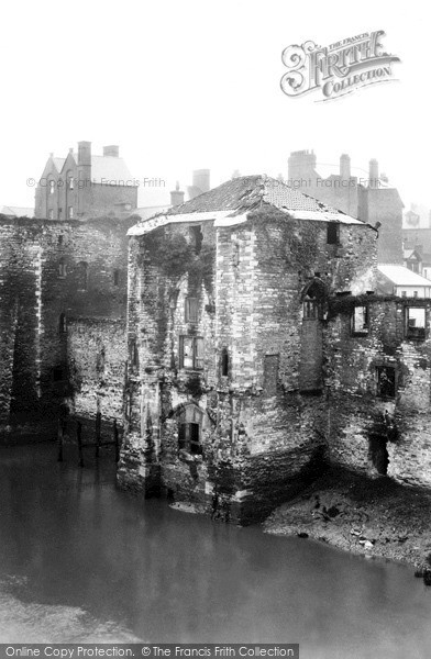 Photo of Newport, Castle 1932