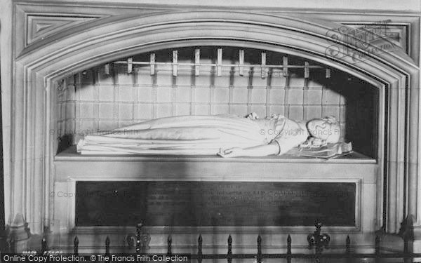 Photo of Newport, Church, Princess Elizabeth Monument 1892