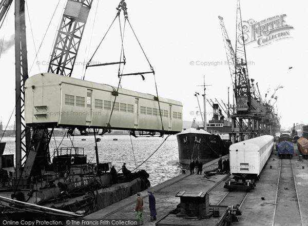 Photo of Newport, Floating Crane c.1955