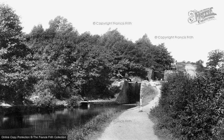 Newport, on the Canal, Fourteen Locks 1896