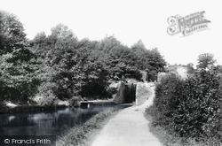 On The Canal, Fourteen Locks 1896, Newport
