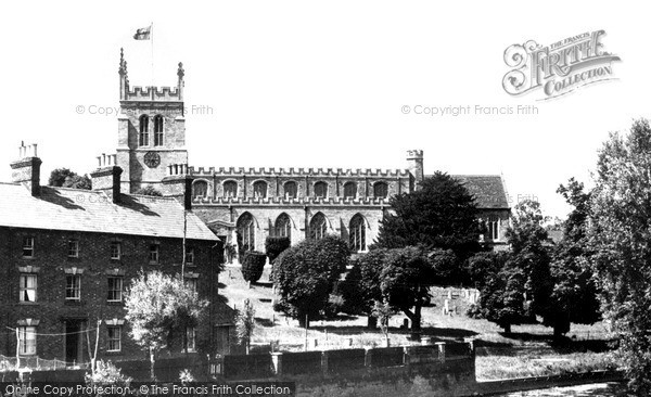Photo of Newport Pagnell, Church Of St Peter And St Paul And River Ouzel 1950