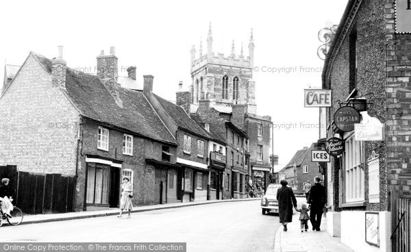Photo of Newport Pagnell, High Street 1956