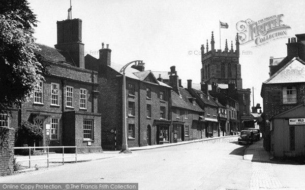 Photo of Newport Pagnell, High Street And Church Of St Peter And St Paul 1950