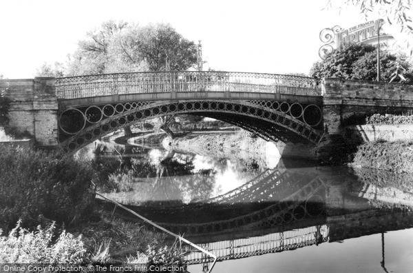 Photo of Newport Pagnell, Tickford Bridge 1962
