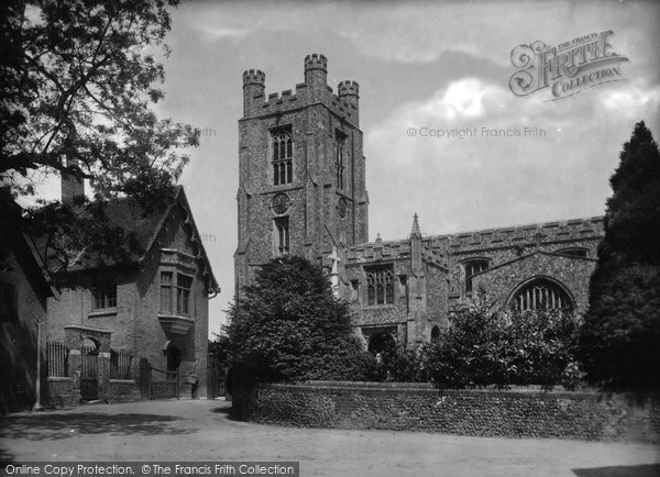Photo of Newport, St Mary's Church 1932