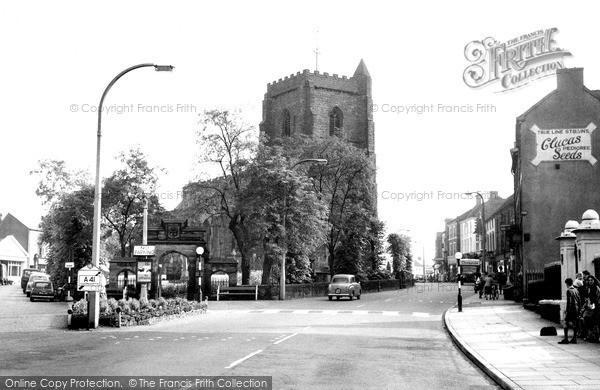 Photo of Newport, St Nicholas's Church c.1960