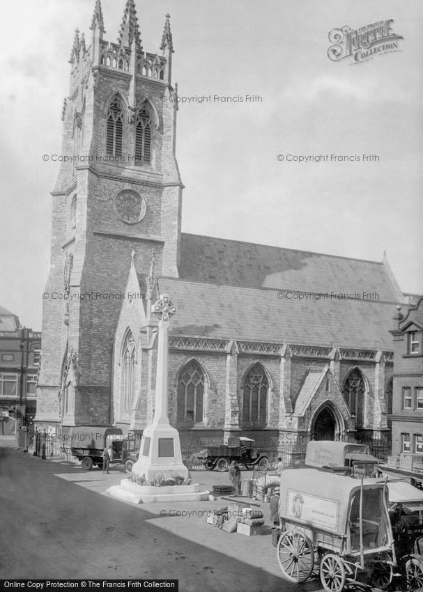 Newport, St Thomas Church and War Memorial 1923