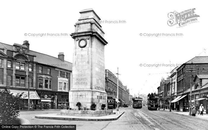 Photo of Newport, The Cenotaph 1925