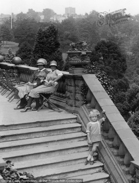 Photo of Newport, The Steps, Belle Vue Park 1925