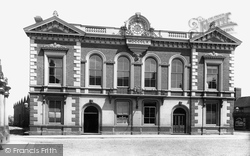 Town Hall 1898, Newport