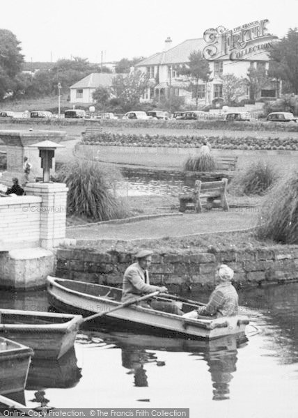 Photo of Newquay, A Couple On Trenance Boating Lake c.1960