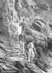 Descending Bedruthan Old Steps 1928, Newquay