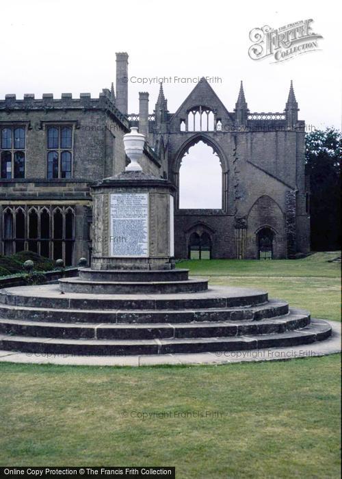 Photo of Newstead Abbey, Boatswain's Monument 1990
