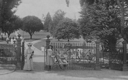 Courtenay Park Gates 1906, Newton Abbot