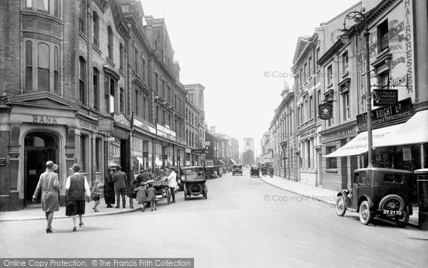 Photo of Newton Abbot, Courtenay Street 1930