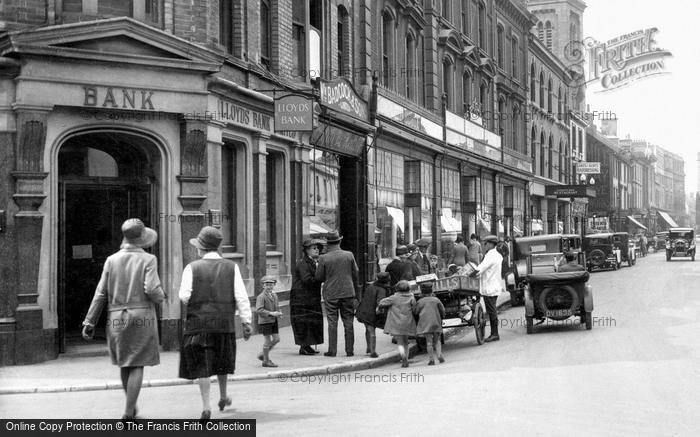 Photo of Newton Abbot, Courtenay Street 1930