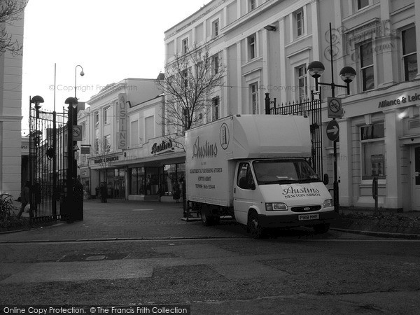 Photo of Newton Abbot, Courtenay Street 2004