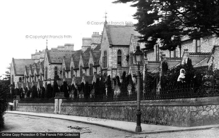 Photo of Newton Abbot, Mackrell's Almshouses 1899